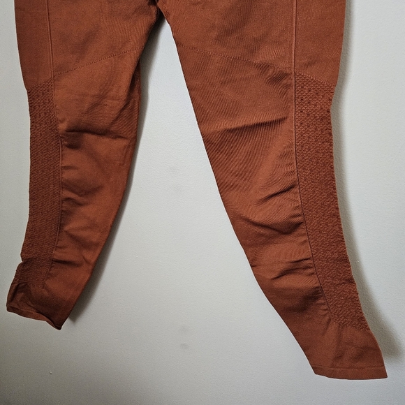 Fabletics Sync Seamless High-Waisted Legging Burnt Brick Athleisure Workout - Picture 2 of 11